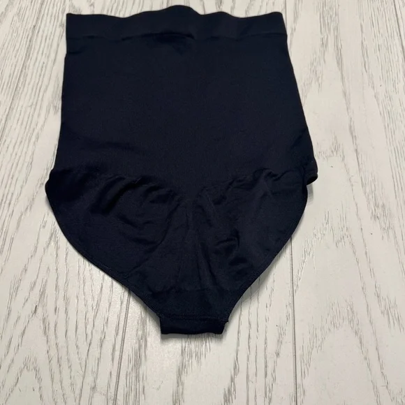 Shapermint Black High-Waisted Shapewear Briefs - Picture 3 of 6